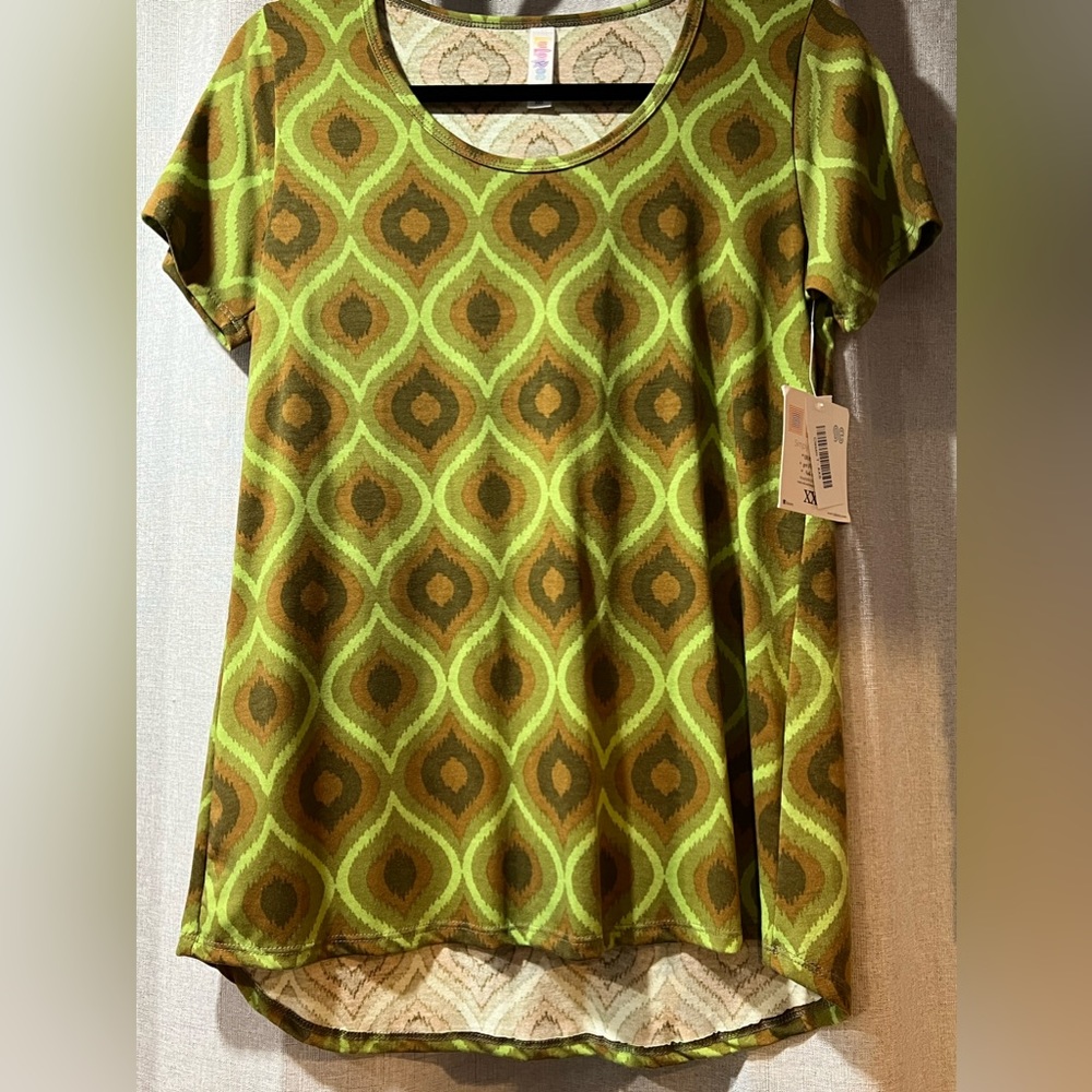 Lularoe classic tee